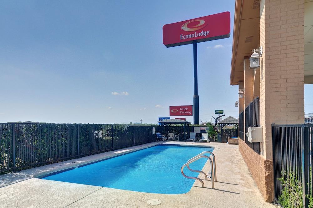 Super 8 By Wyndham Decatur Texas Hotel Exterior foto